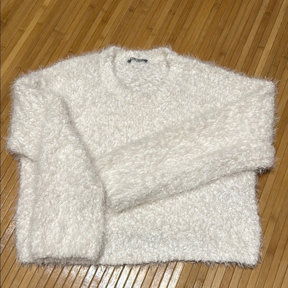 Zara Cozy, Soft Off White Sweater - Picture 1 of 3